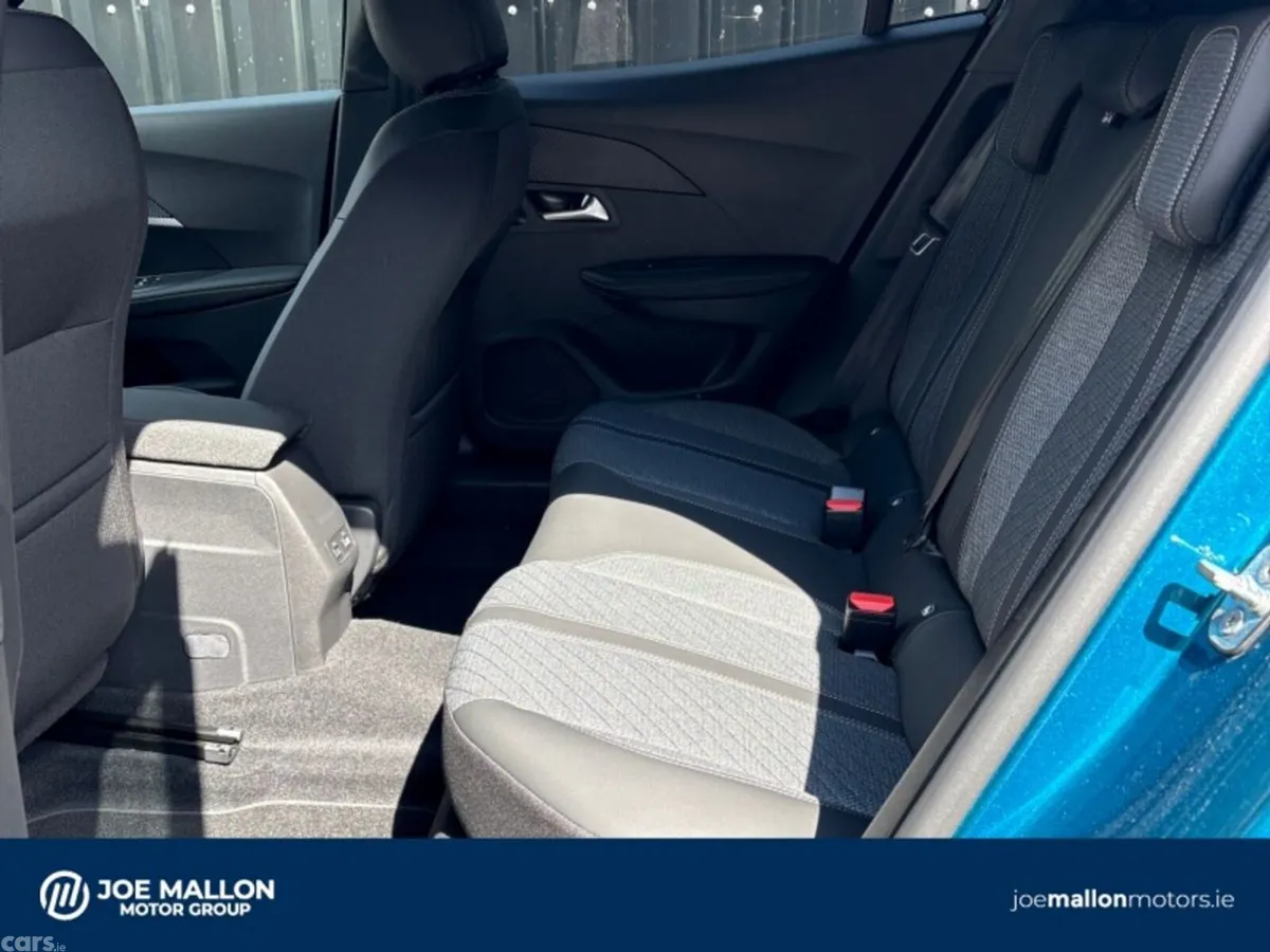 Peugeot 2008 MPV, Petrol Hybrid, 2026, Blue