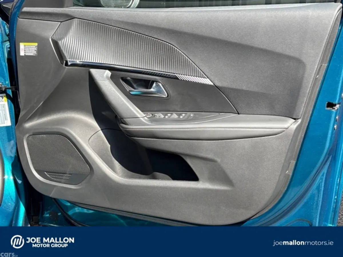 Peugeot 2008 MPV, Petrol Hybrid, 2026, Blue