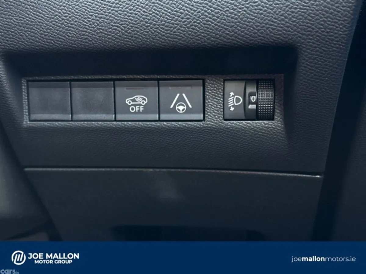 Peugeot 2008 MPV, Petrol Hybrid, 2026, Blue