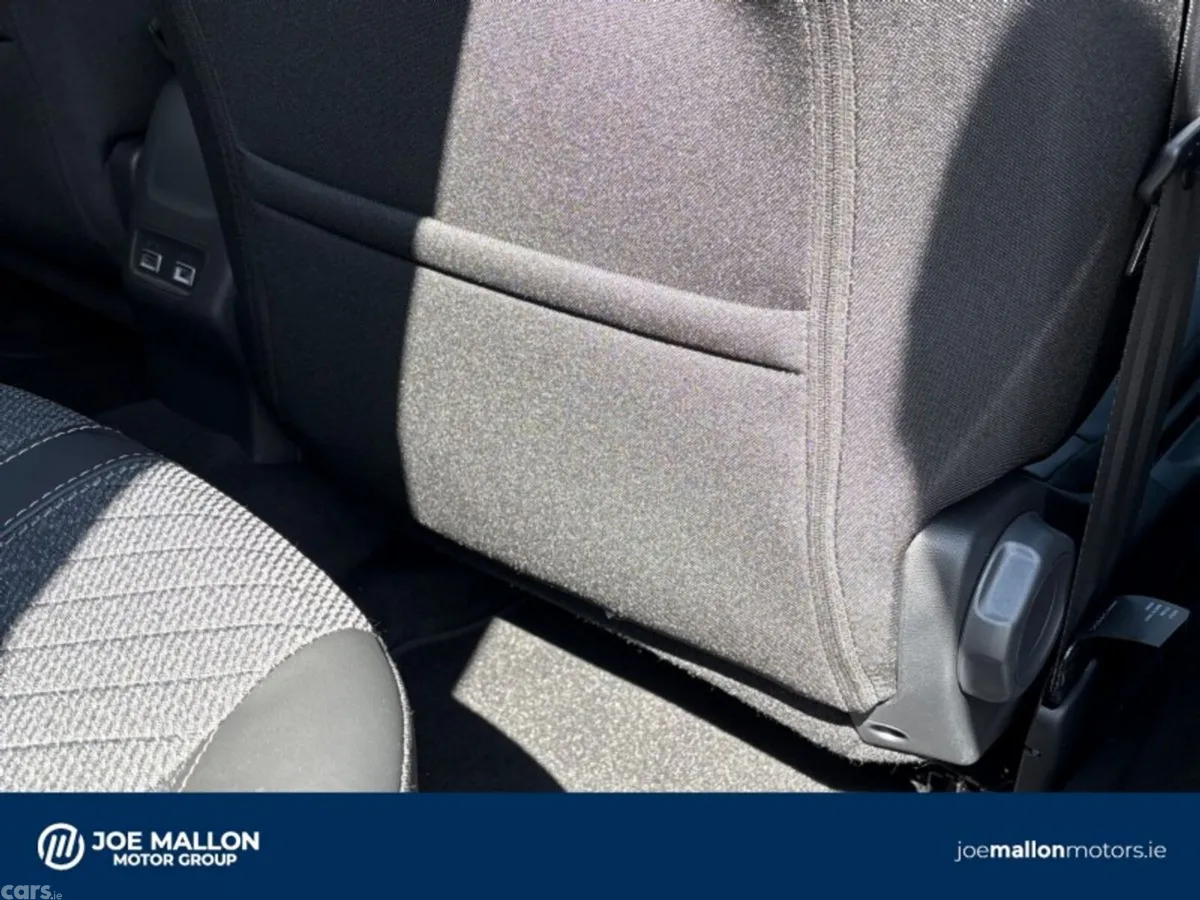 Peugeot 2008 MPV, Petrol Hybrid, 2026, Blue