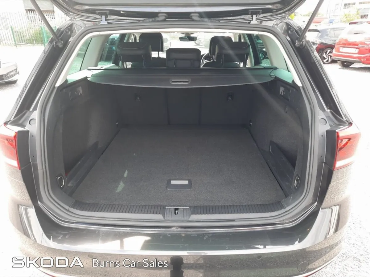 Volkswagen Passat Estate, Diesel, 2022, Grey
