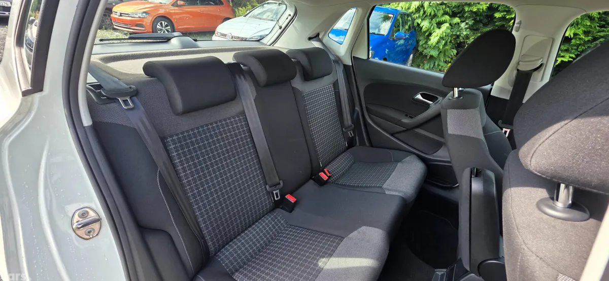 Volkswagen Polo Hatchback, Petrol, 2016, White