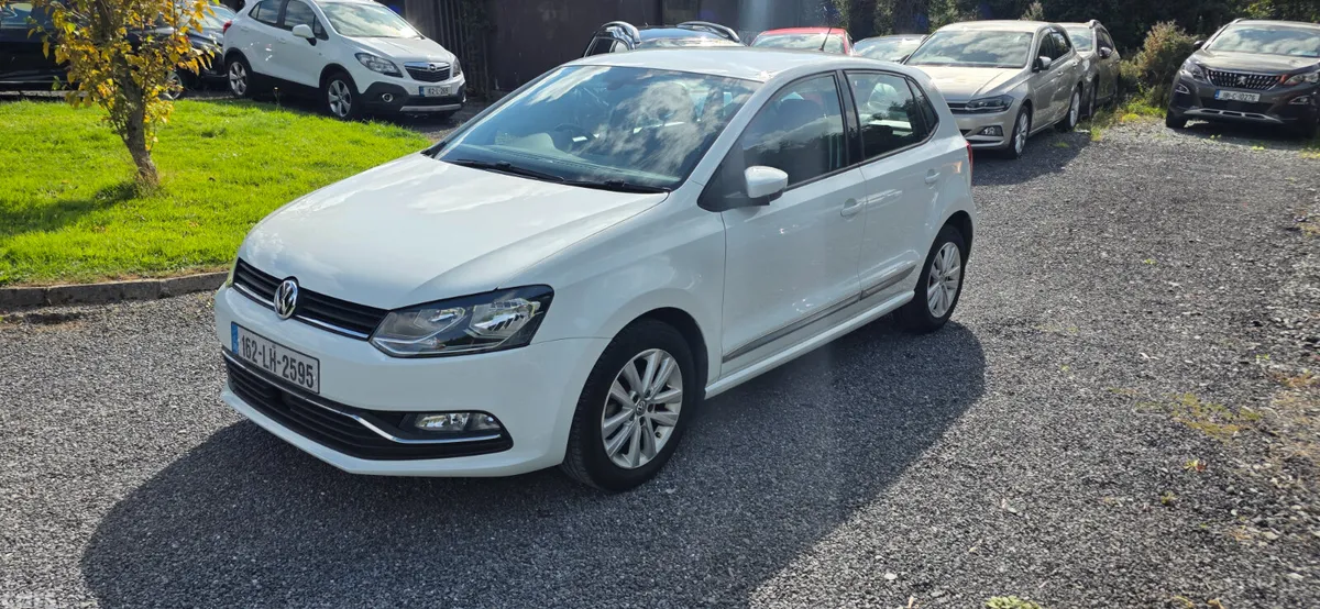 Volkswagen Polo Hatchback, Petrol, 2016, White