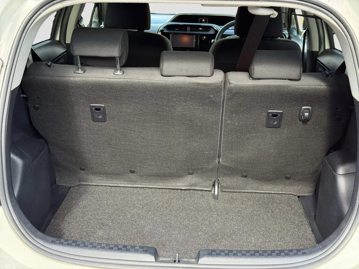 Toyota Aqua Hatchback, Petrol Hybrid, 2019, White