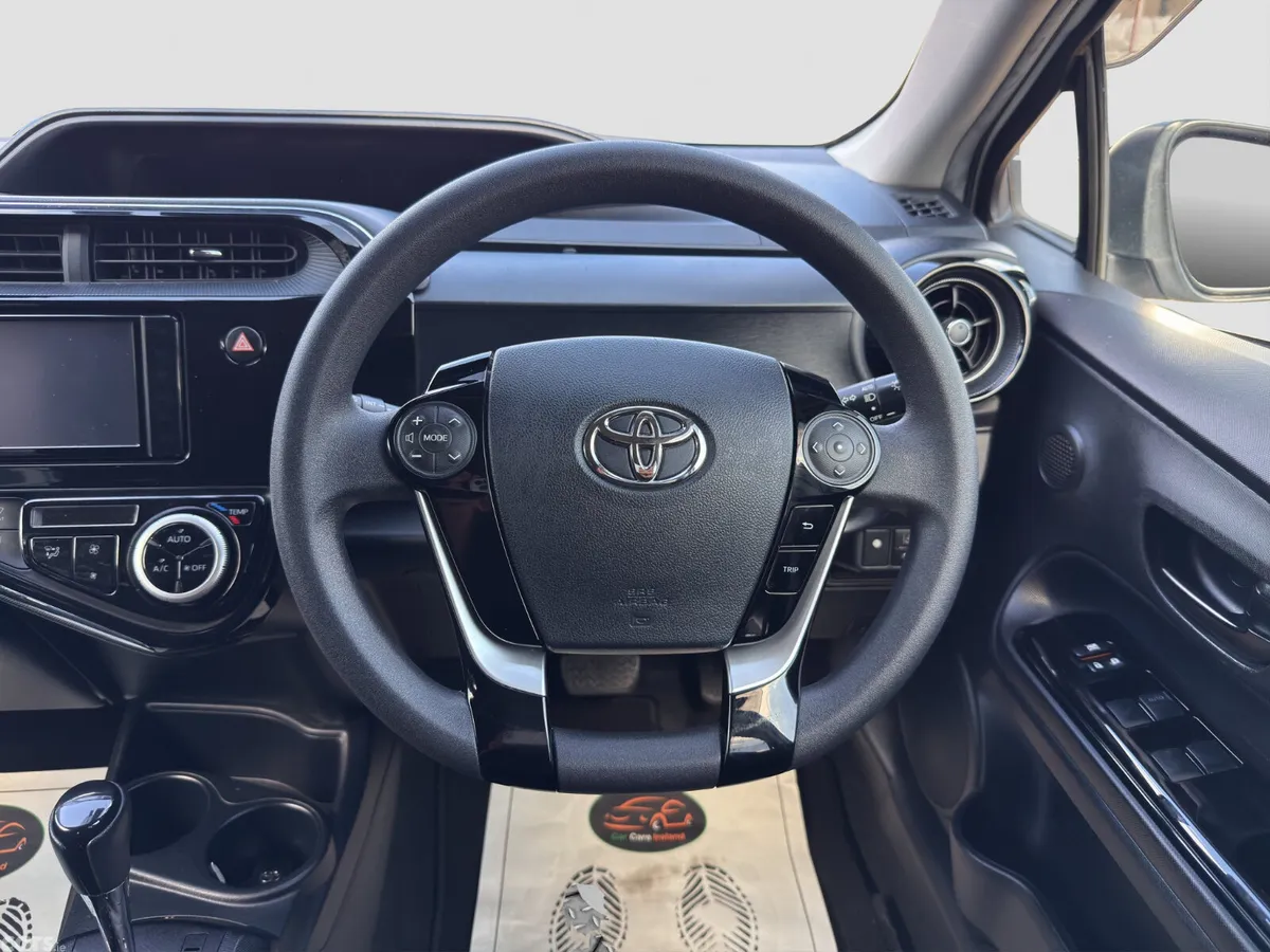 Toyota Aqua Hatchback, Petrol Hybrid, 2019, White