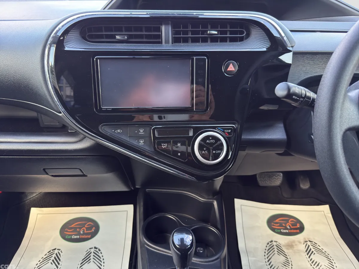 Toyota Aqua Hatchback, Petrol Hybrid, 2019, White
