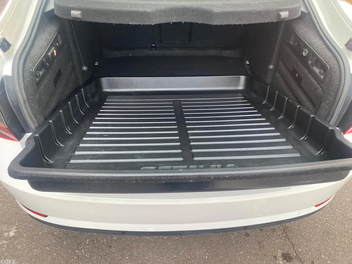 Skoda Superb Saloon, Diesel, 2017, White