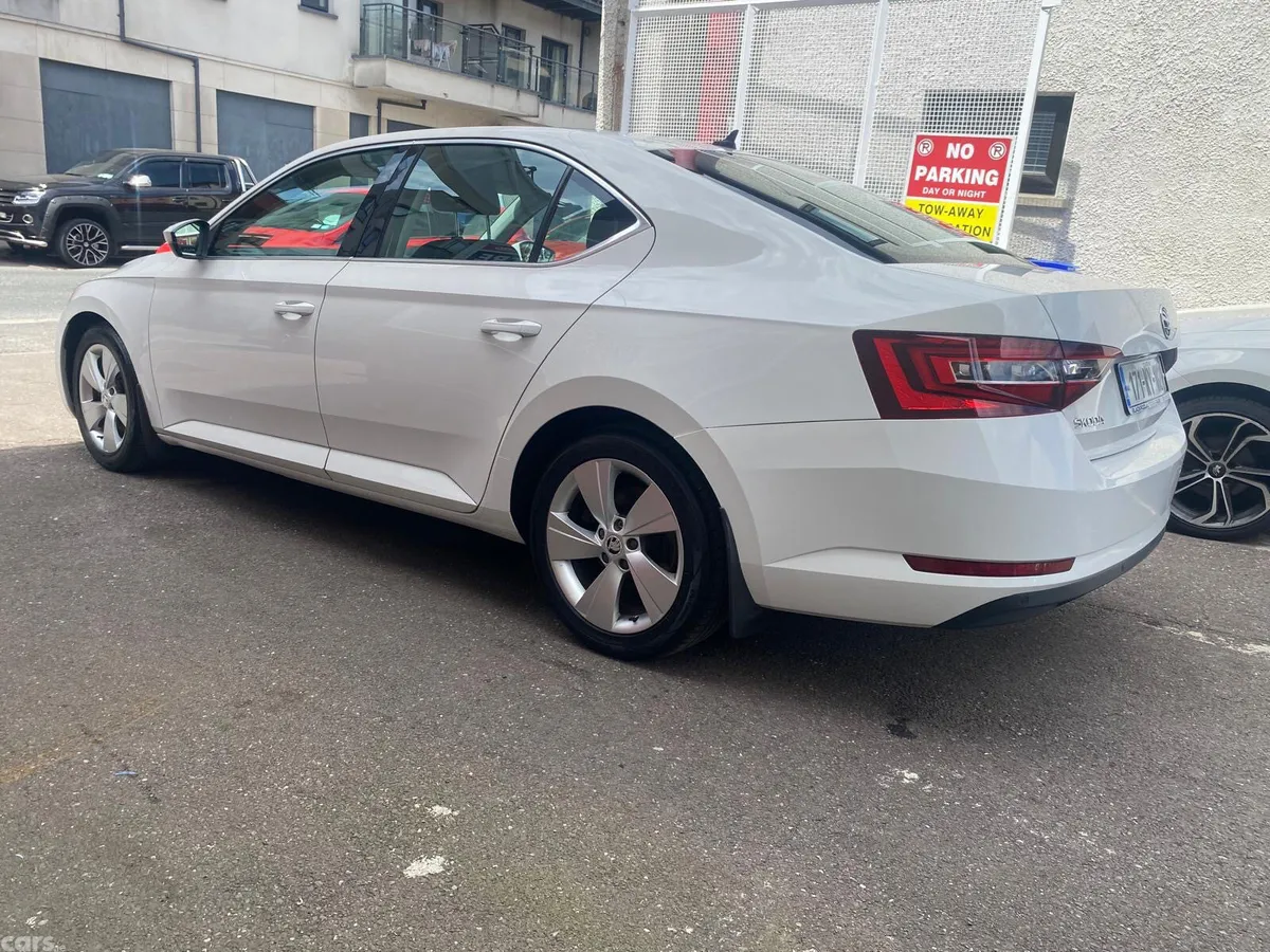 Skoda Superb Saloon, Diesel, 2017, White