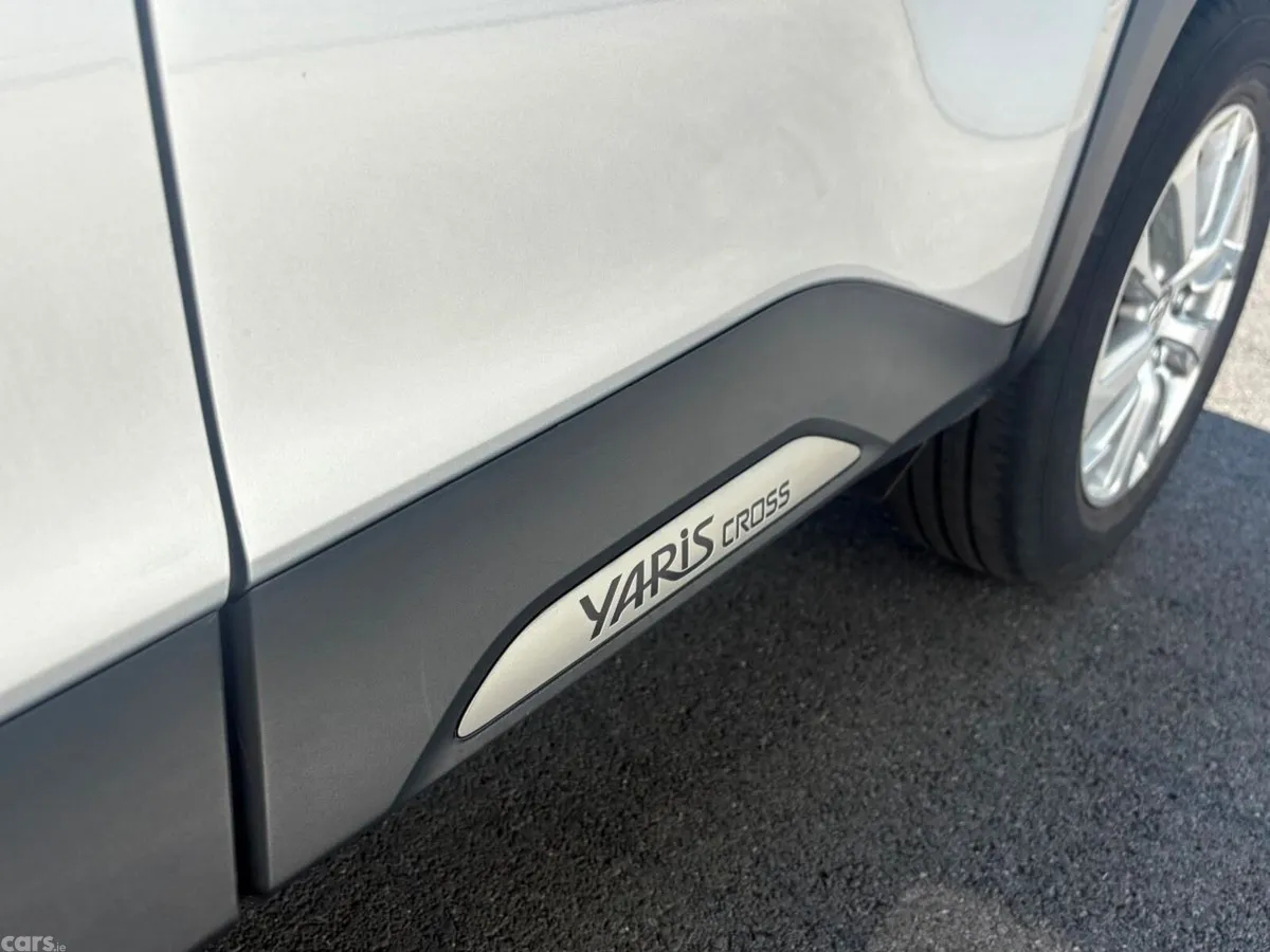 Toyota Yaris Cross Hatchback, Petrol Hybrid, 2024, Grey