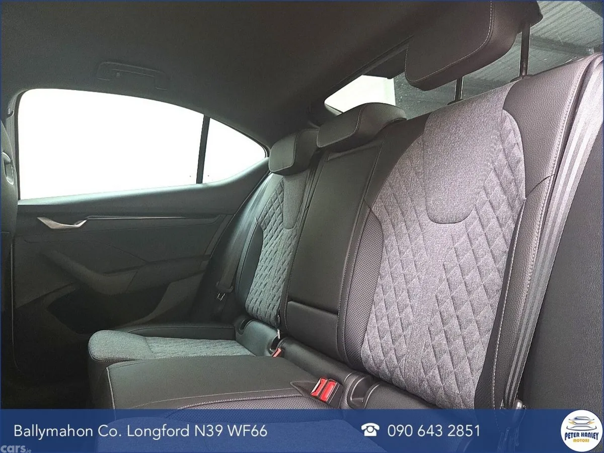 Skoda Octavia Saloon, Diesel, 2025, White