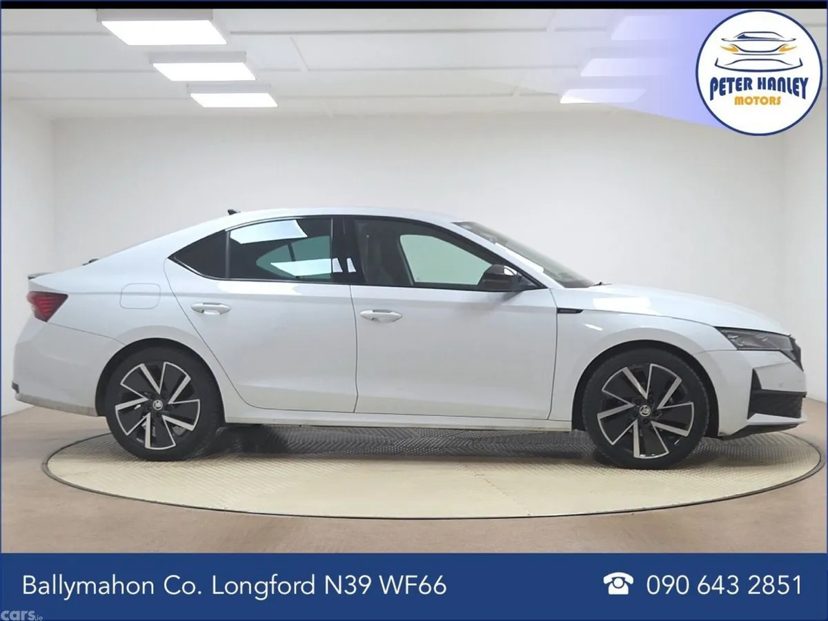 Skoda Octavia Saloon, Diesel, 2025, White