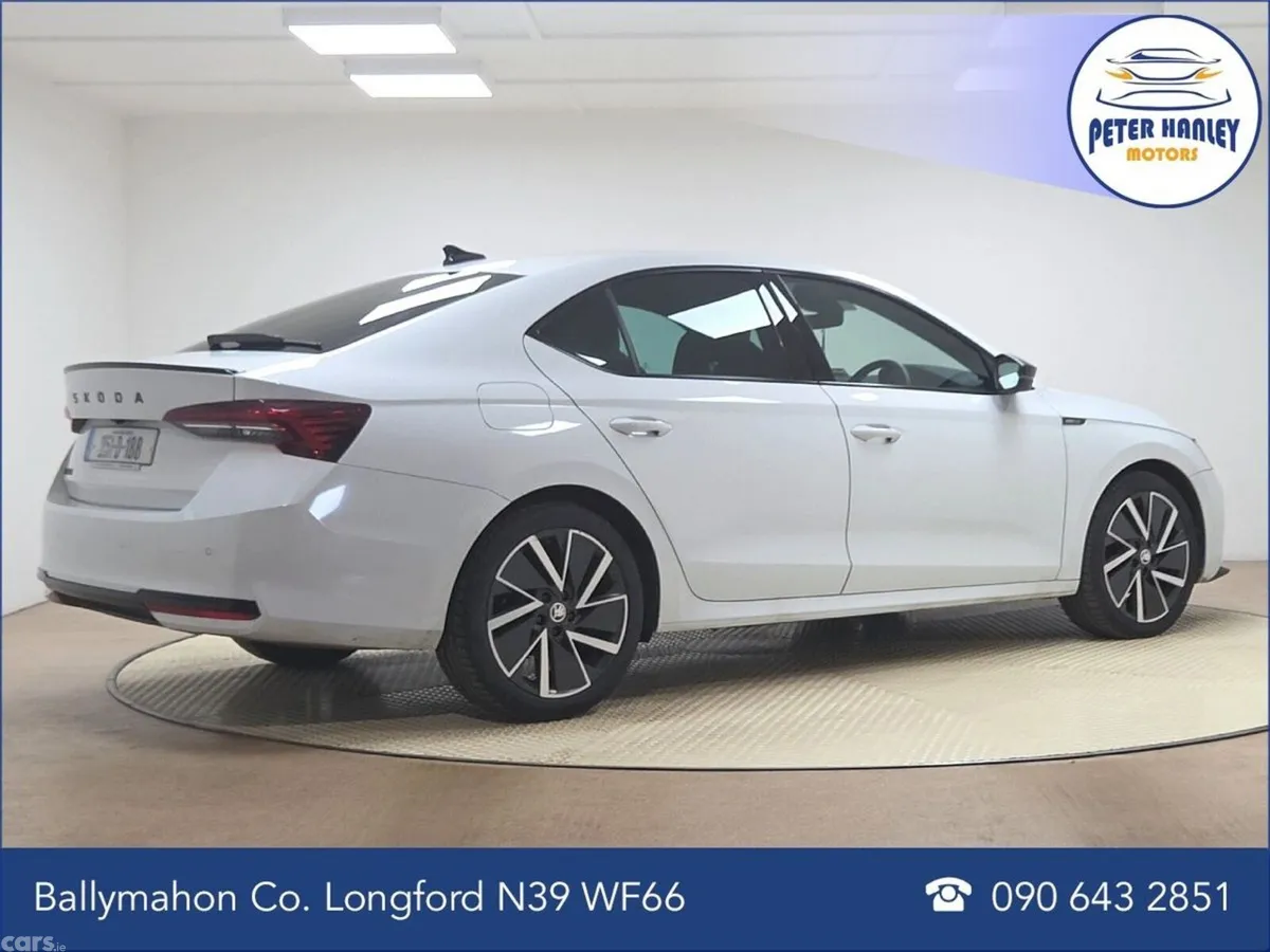 Skoda Octavia Saloon, Diesel, 2025, White
