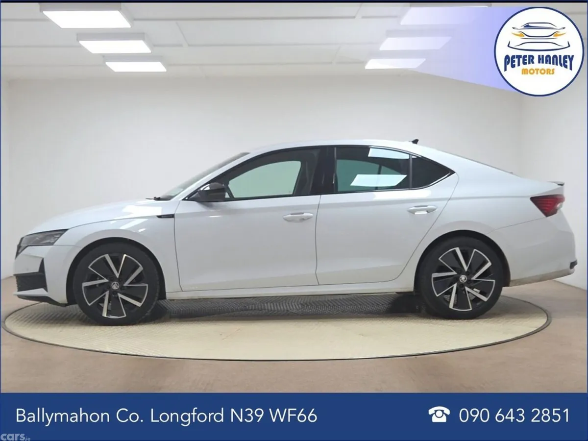 Skoda Octavia Saloon, Diesel, 2025, White