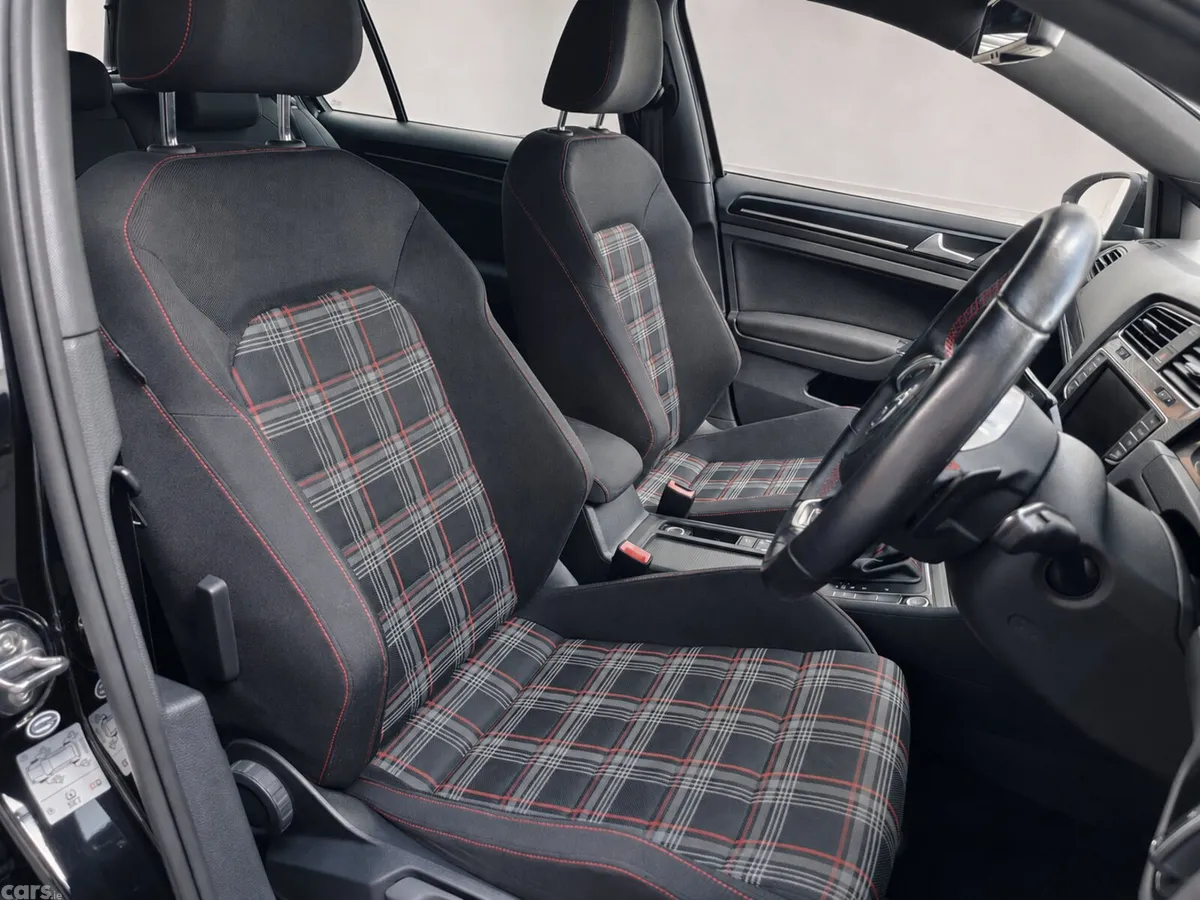 Volkswagen Golf Hatchback, Petrol, 2013, Black