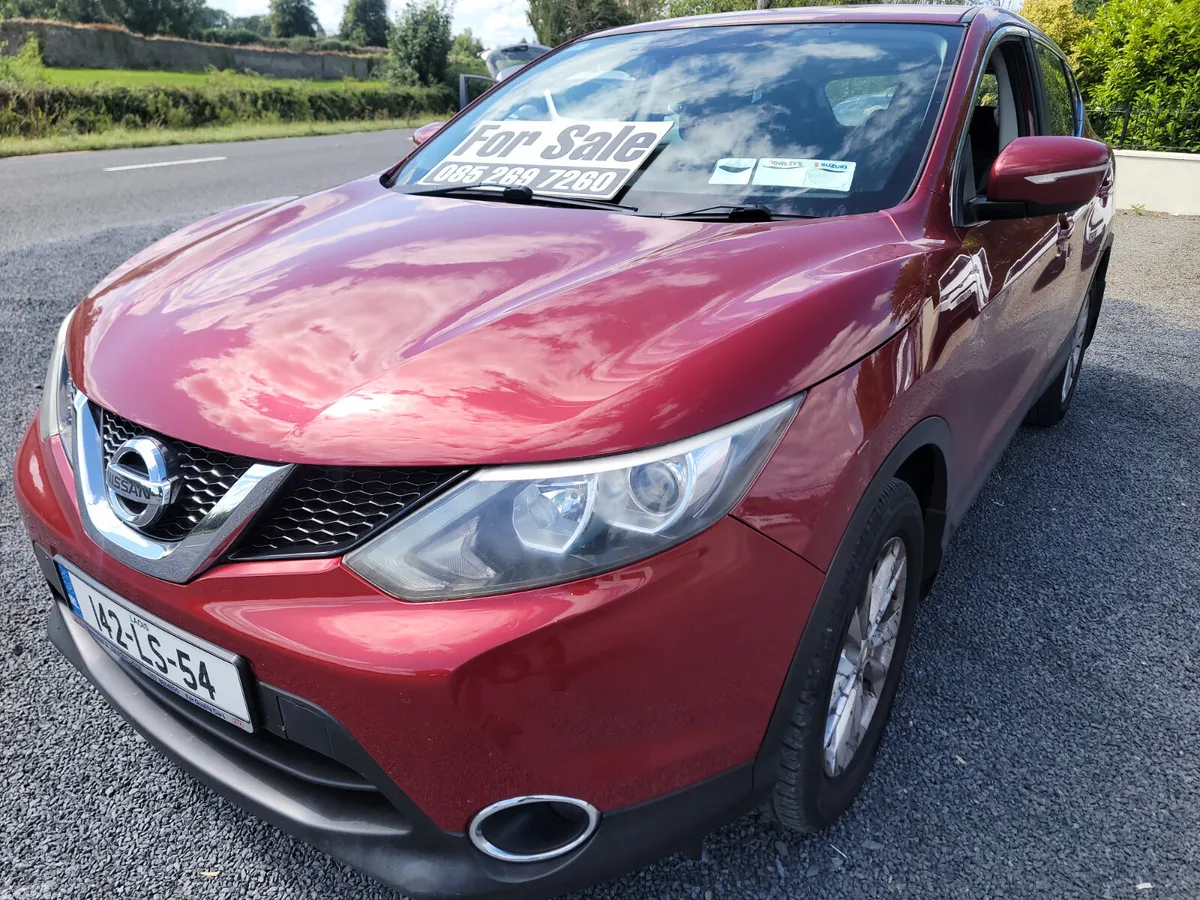 Nissan Qashqai Hatchback, Diesel, 2014, Red