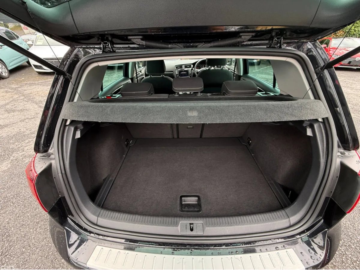 Volkswagen Golf Hatchback, Petrol, 2017, Black