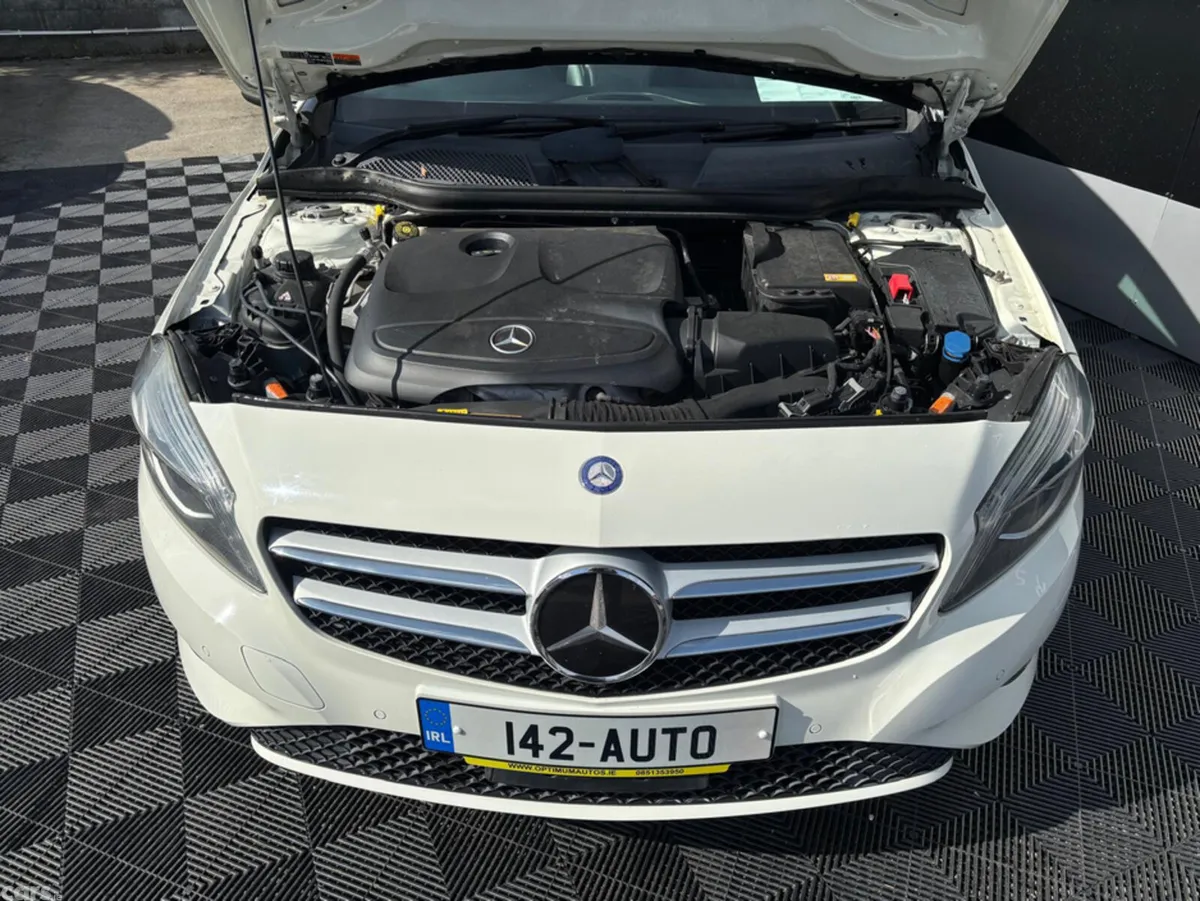 Mercedes-Benz A-Class Hatchback, Petrol, 2014, White