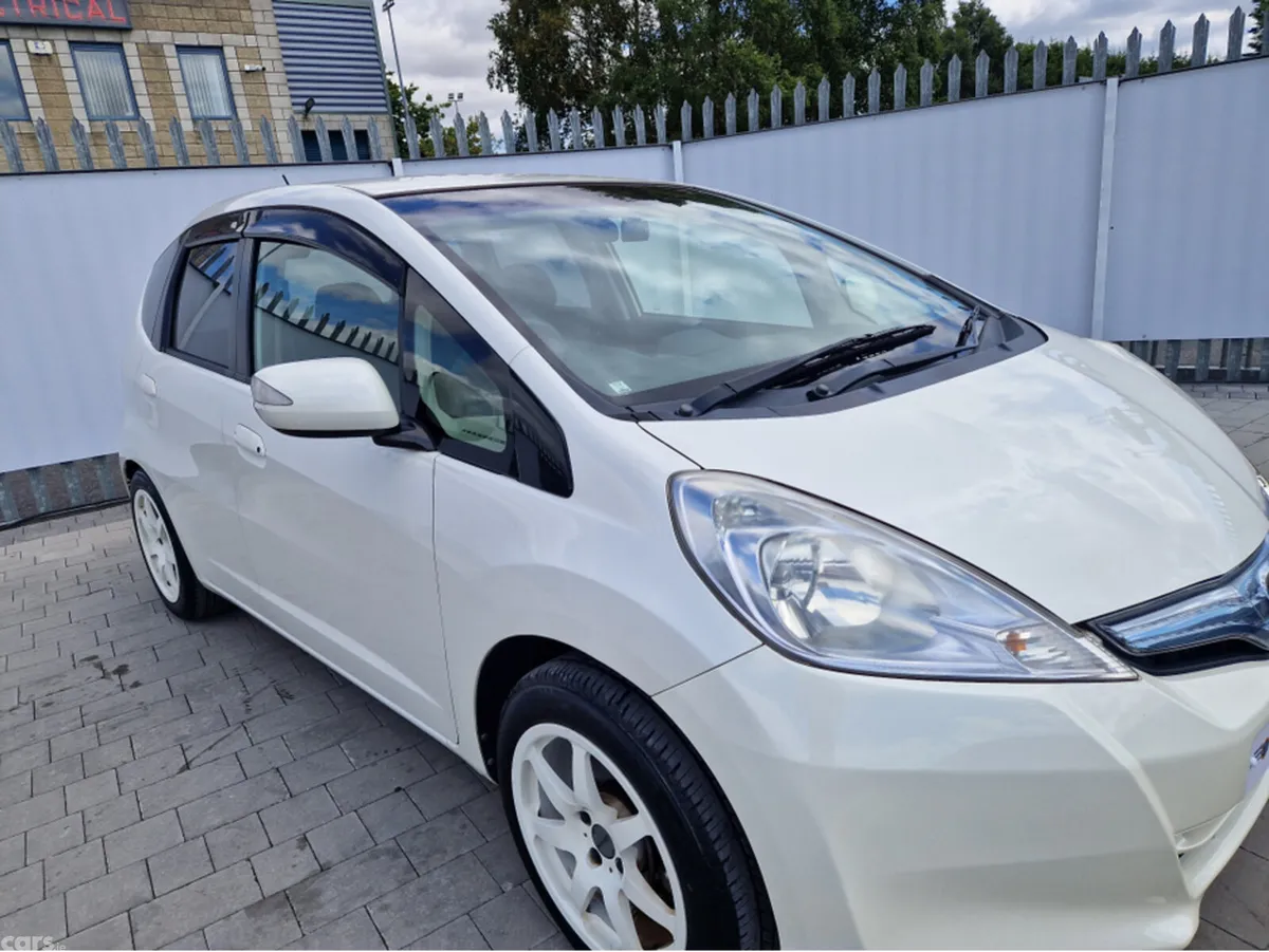 Honda Jazz Hatchback, Petrol Hybrid, 2011, White