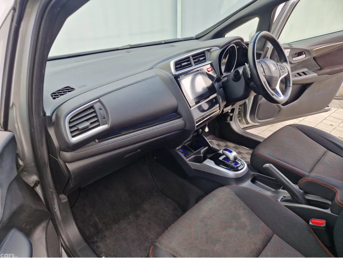Honda Fit Hatchback, Petrol Hybrid, 2014, Silver