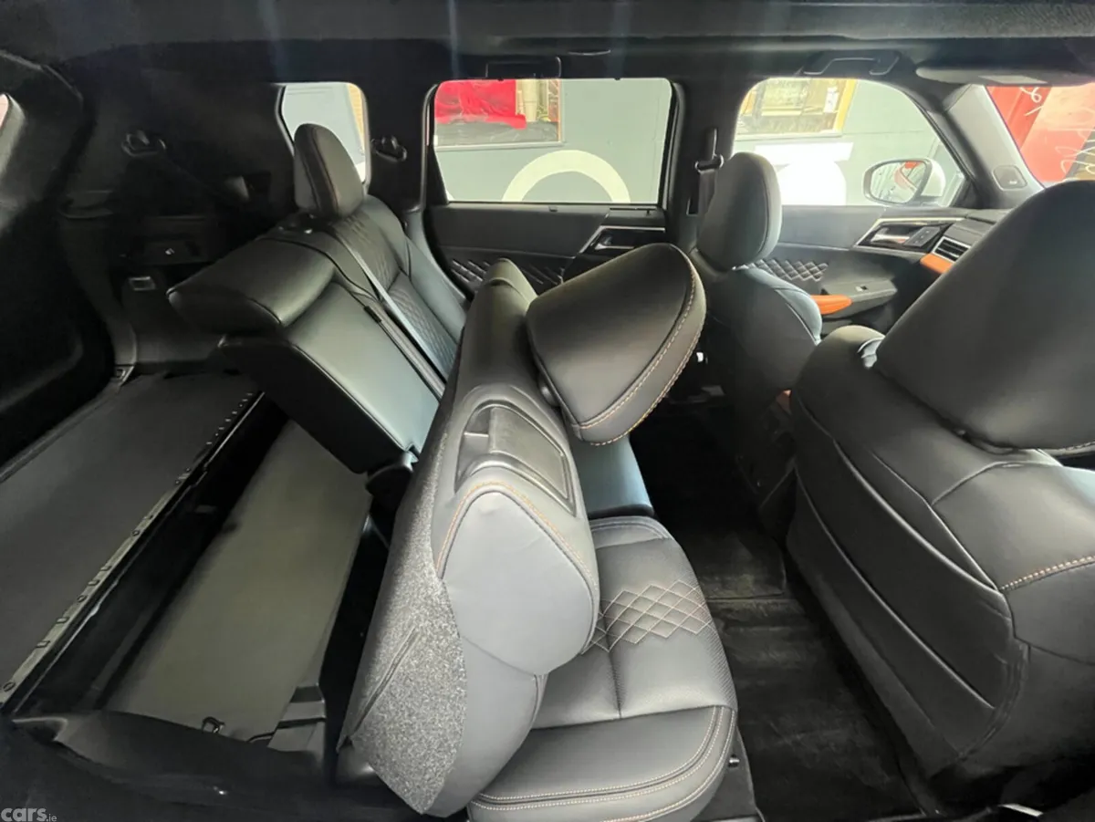 Mitsubishi Outlander SUV, Petrol Plug-in Hybrid, 2024, White