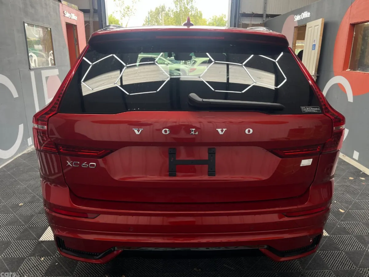 Volvo XC60 SUV, Petrol Plug-in Hybrid, 2024, Red