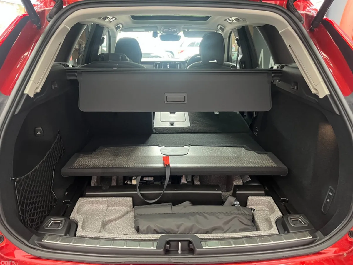 Volvo XC60 SUV, Petrol Plug-in Hybrid, 2024, Red
