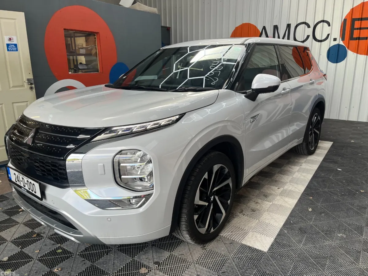 Mitsubishi Outlander SUV, Petrol Plug-in Hybrid, 2024, White