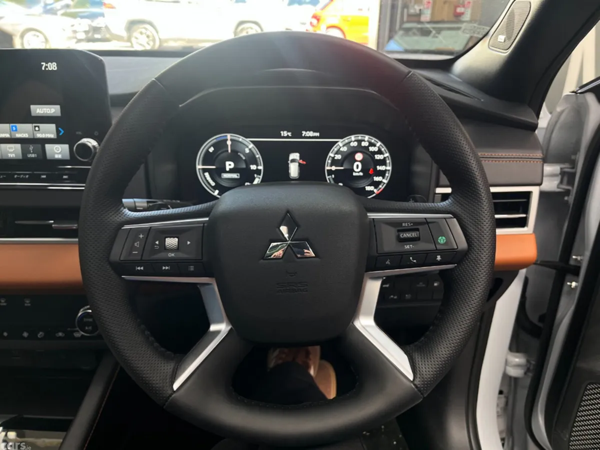 Mitsubishi Outlander SUV, Petrol Plug-in Hybrid, 2024, White