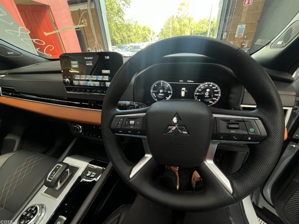 Mitsubishi Outlander SUV, Petrol Plug-in Hybrid, 2024, White