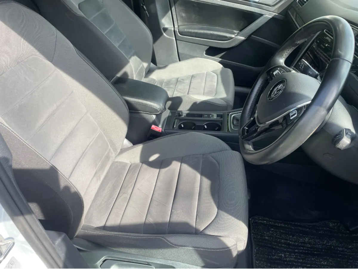 Volkswagen Golf Hatchback, Petrol, 2017, White