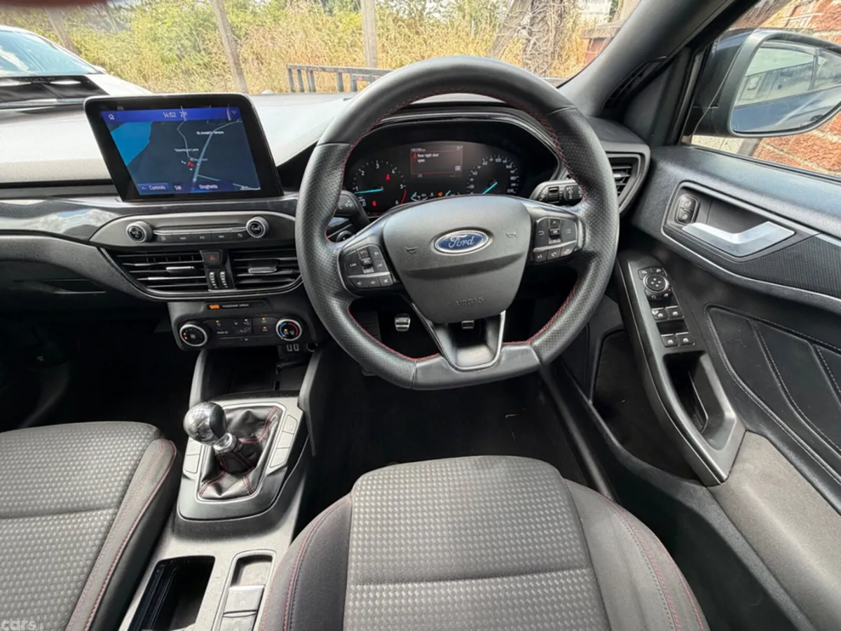 Ford Focus Hatchback, Diesel, 2021, Blue