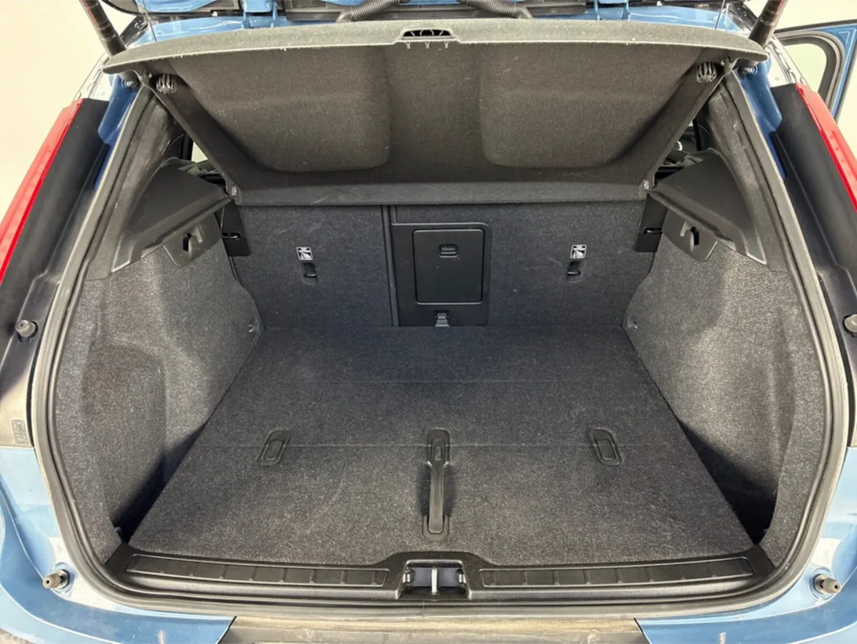 Volvo XC40 Estate, Electric, 2023, Blue