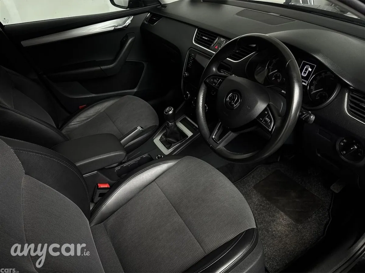 Skoda Octavia Saloon, Petrol, 2020, Black