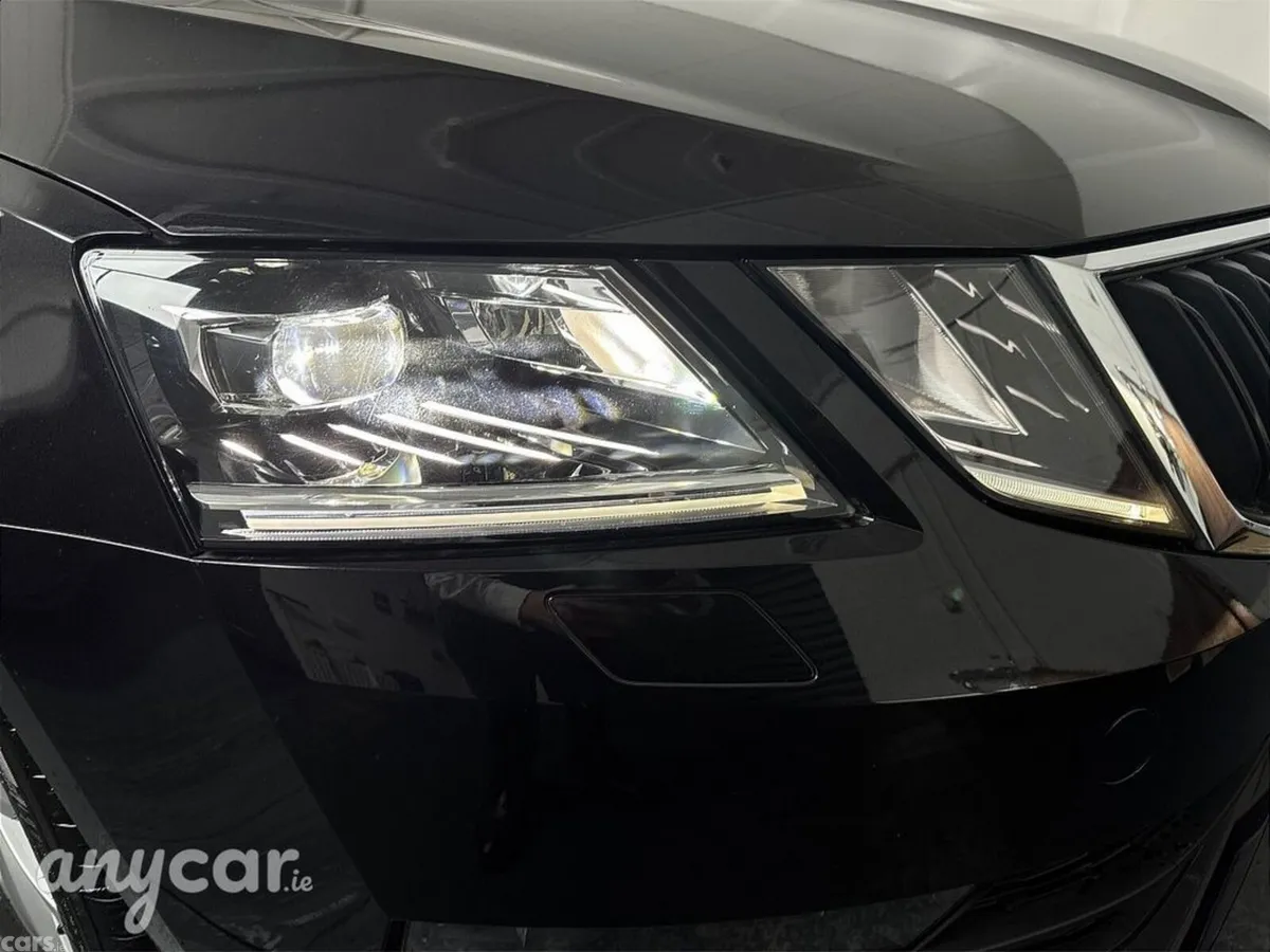 Skoda Octavia Saloon, Petrol, 2020, Black