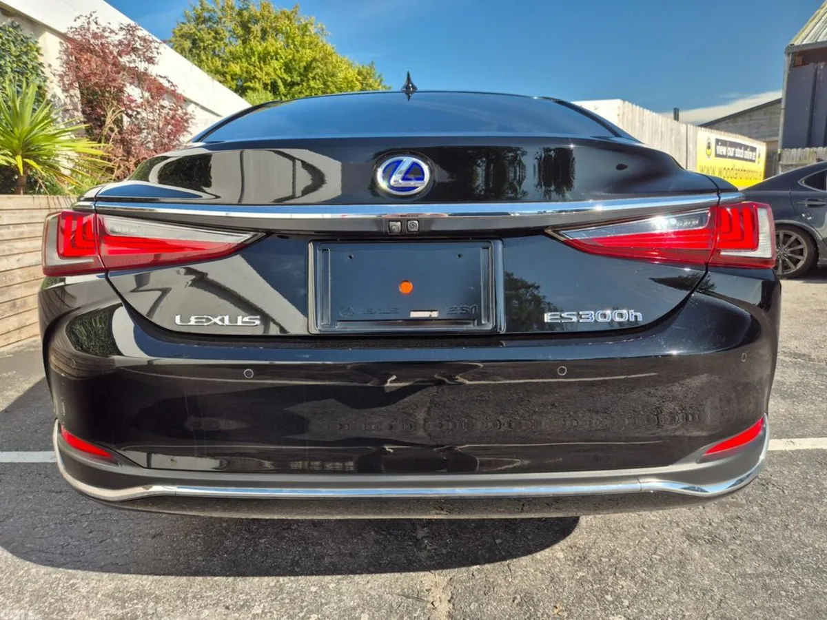 Lexus ES Saloon, Petrol Hybrid, 2021, Black
