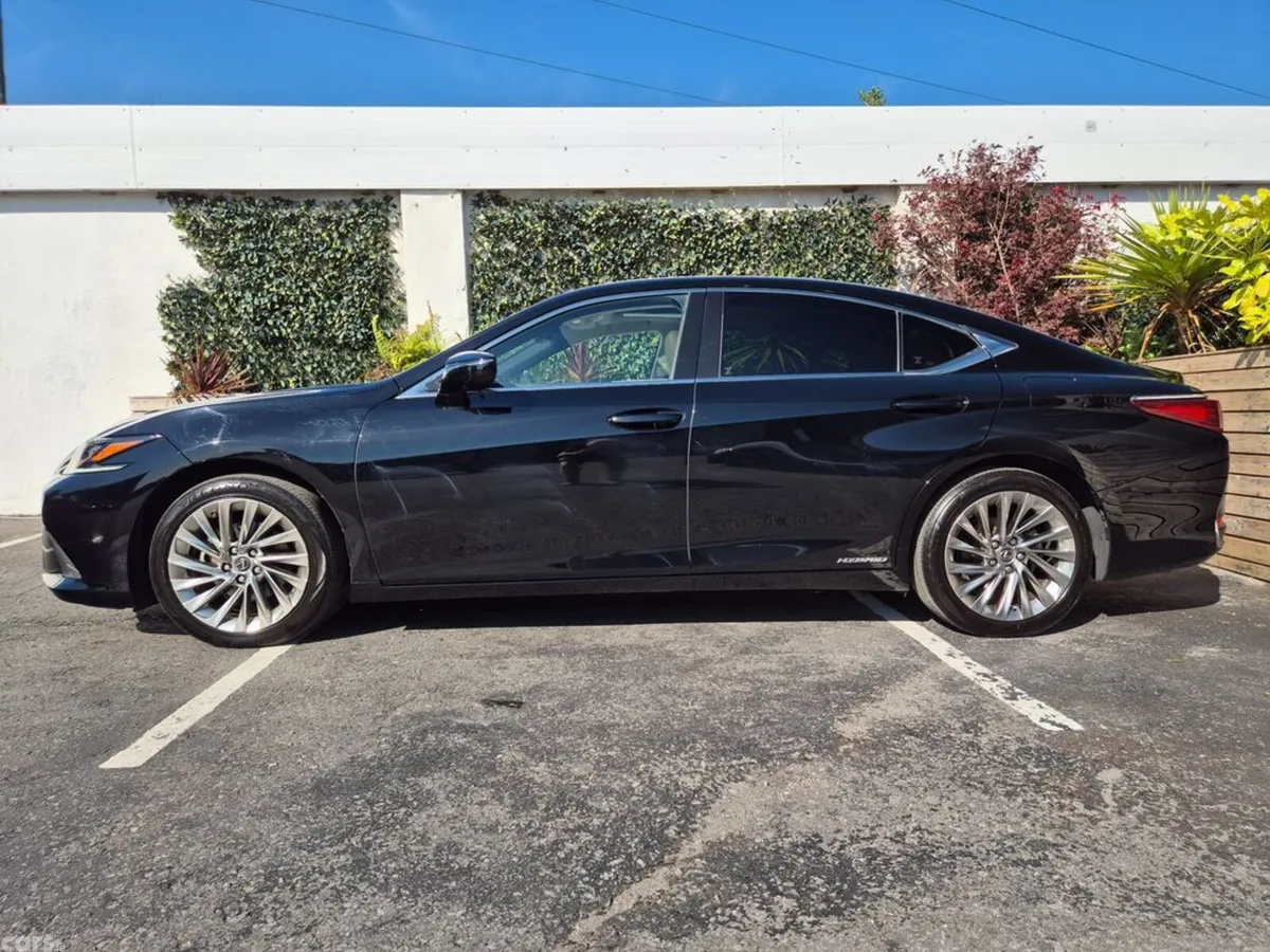 Lexus ES Saloon, Petrol Hybrid, 2021, Black