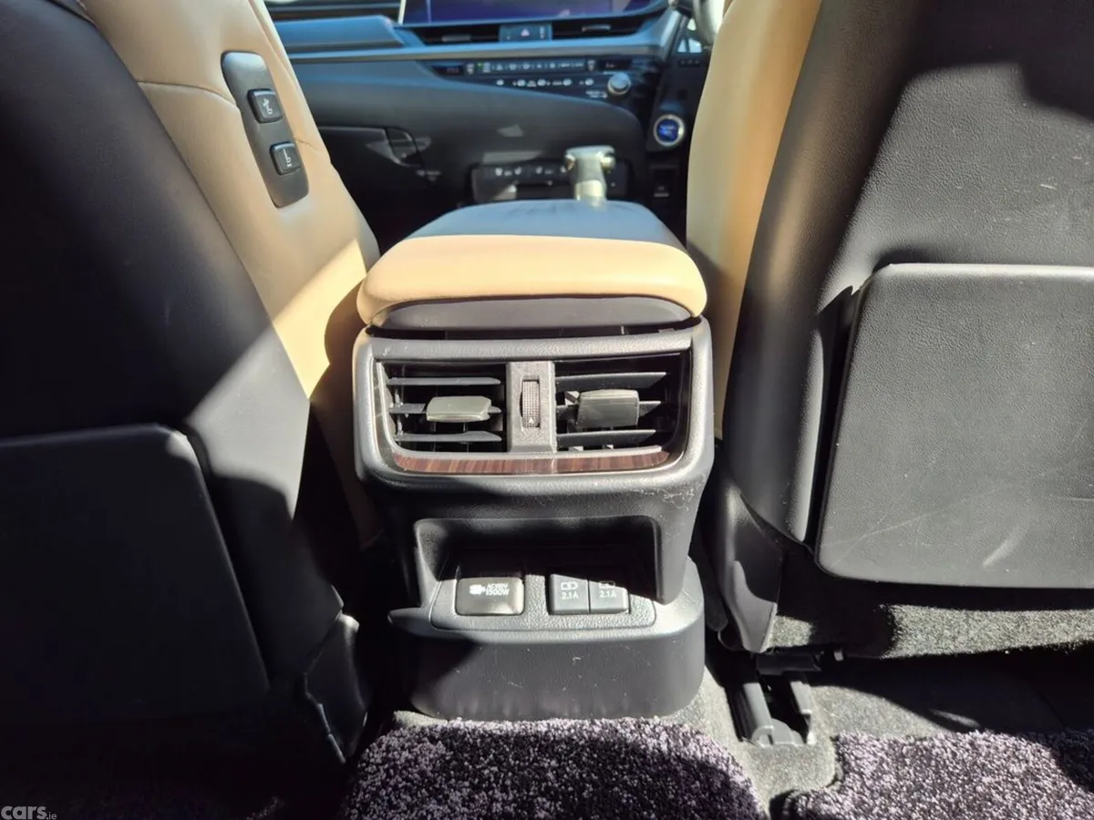 Lexus ES Saloon, Petrol Hybrid, 2021, Black