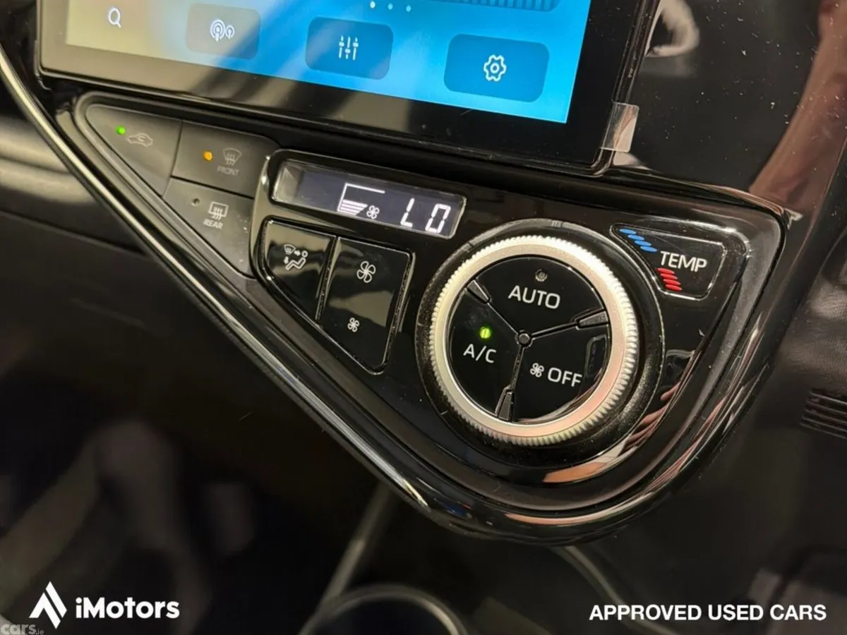 Toyota Aqua Hatchback, Petrol Hybrid, 2021, White
