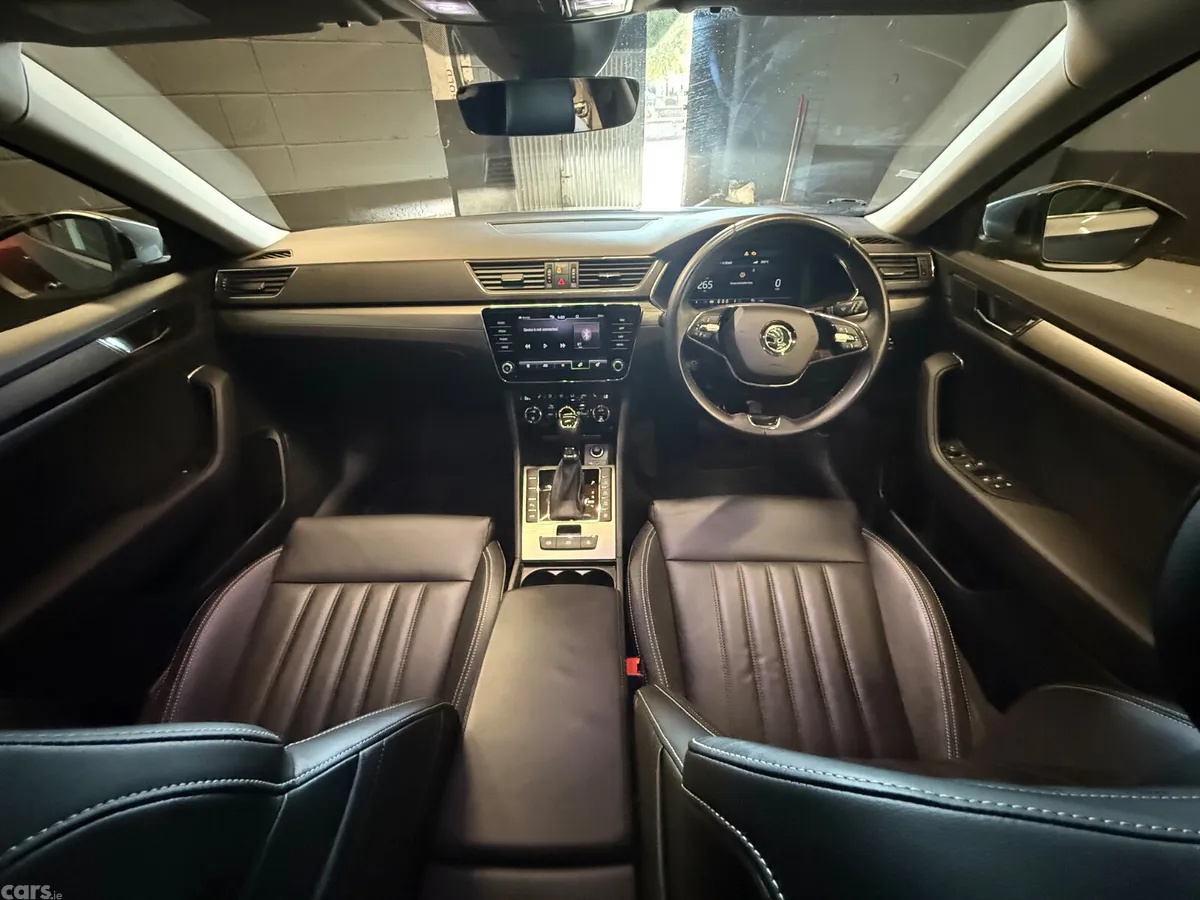 Skoda Superb Estate, Petrol Plug-in Hybrid, 2023, Grey