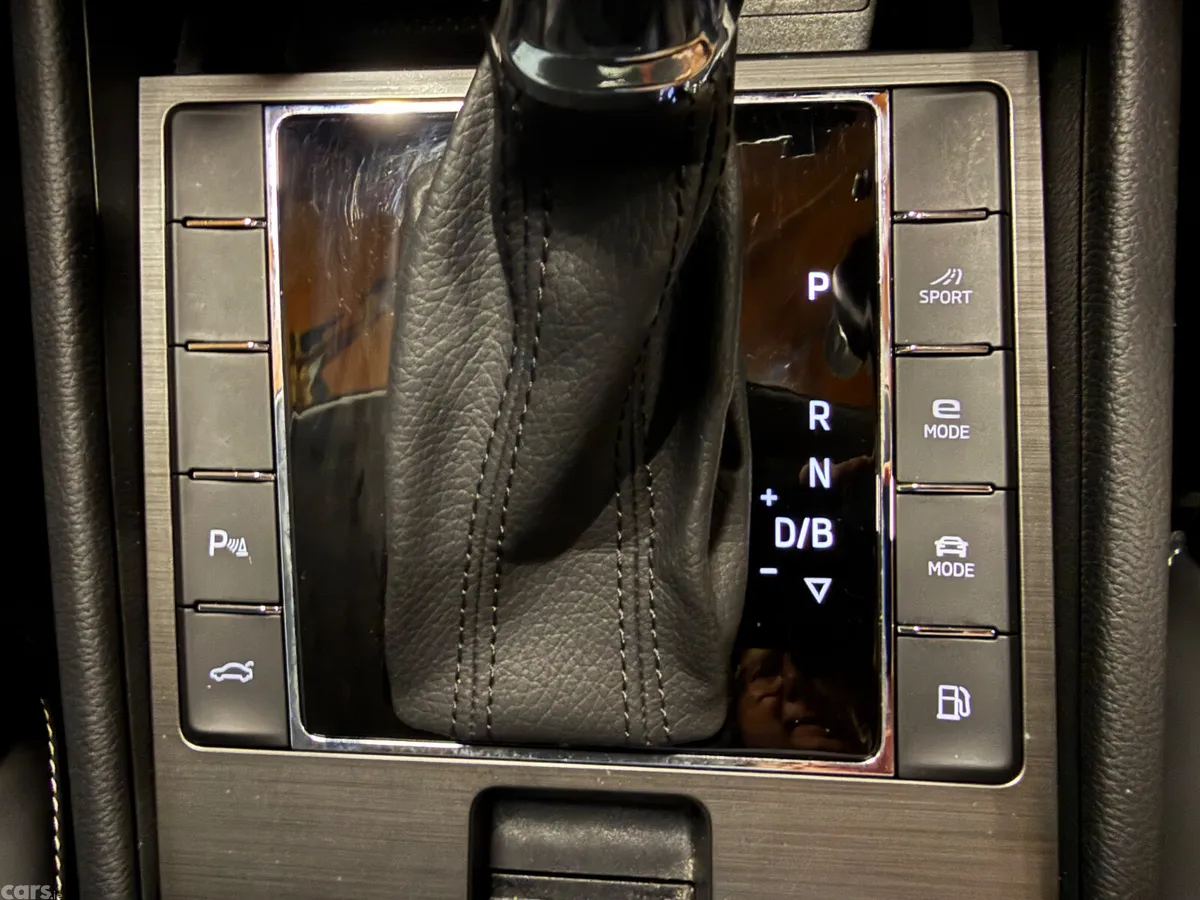 Skoda Superb Estate, Petrol Plug-in Hybrid, 2023, Grey
