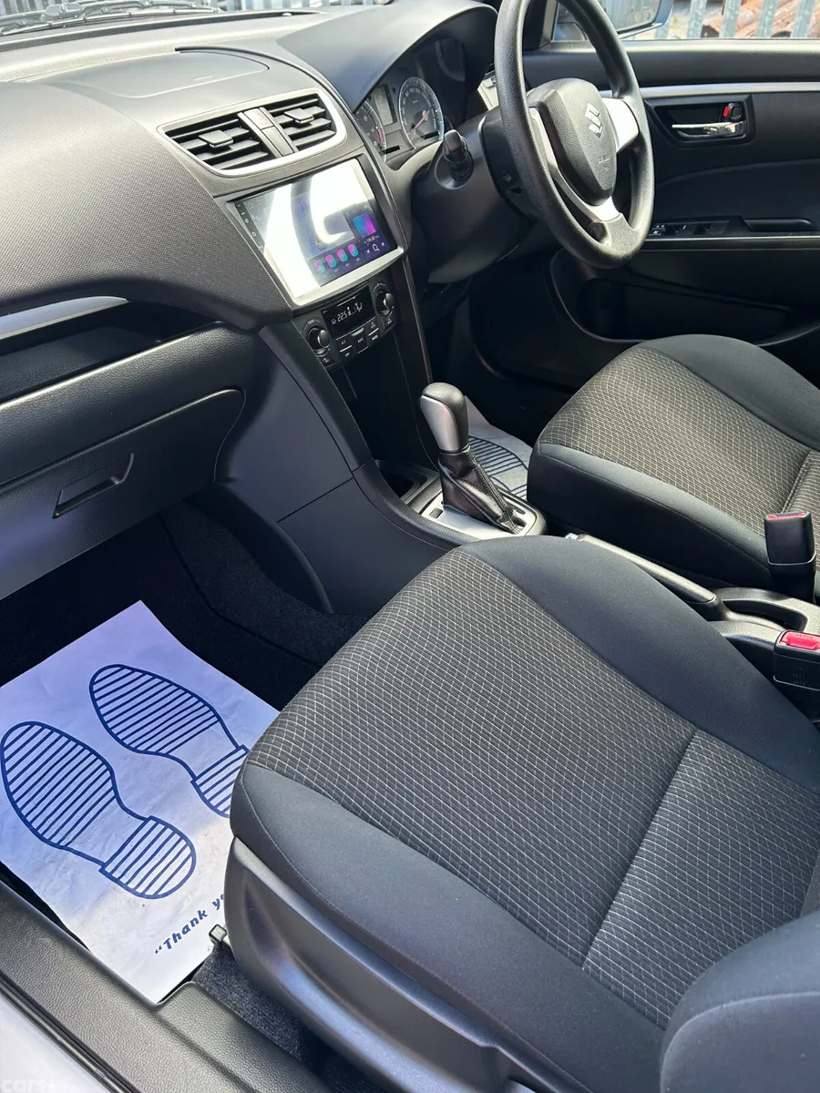 Suzuki Swift Hatchback, Petrol, 2016, Silver