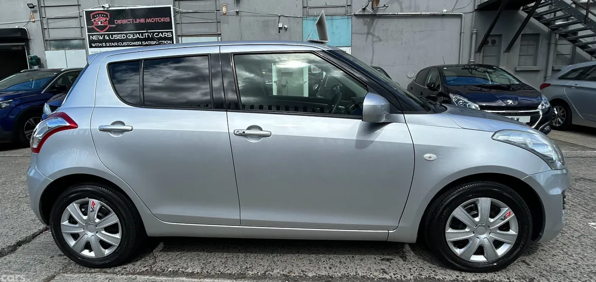 Suzuki Swift Hatchback, Petrol, 2016, Silver