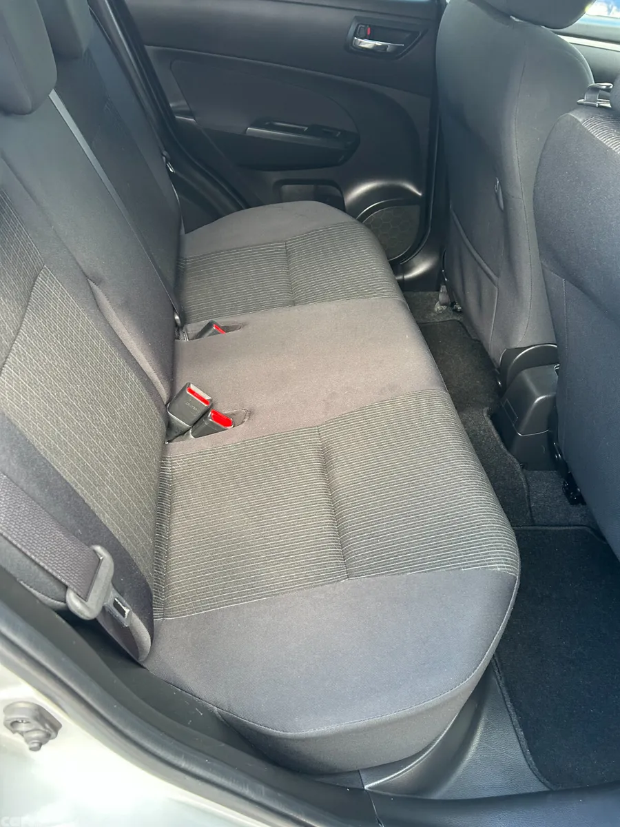 Suzuki Swift Hatchback, Petrol, 2016, Silver