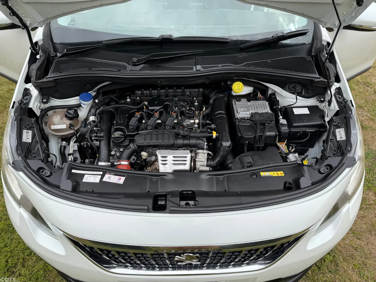 Peugeot 2008 SUV, Petrol, 2018, White