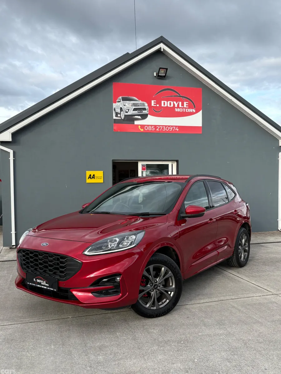 Ford Kuga SUV, Petrol Hybrid, 2023, Red