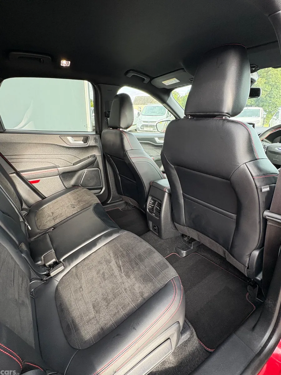 Ford Kuga SUV, Petrol Hybrid, 2023, Red