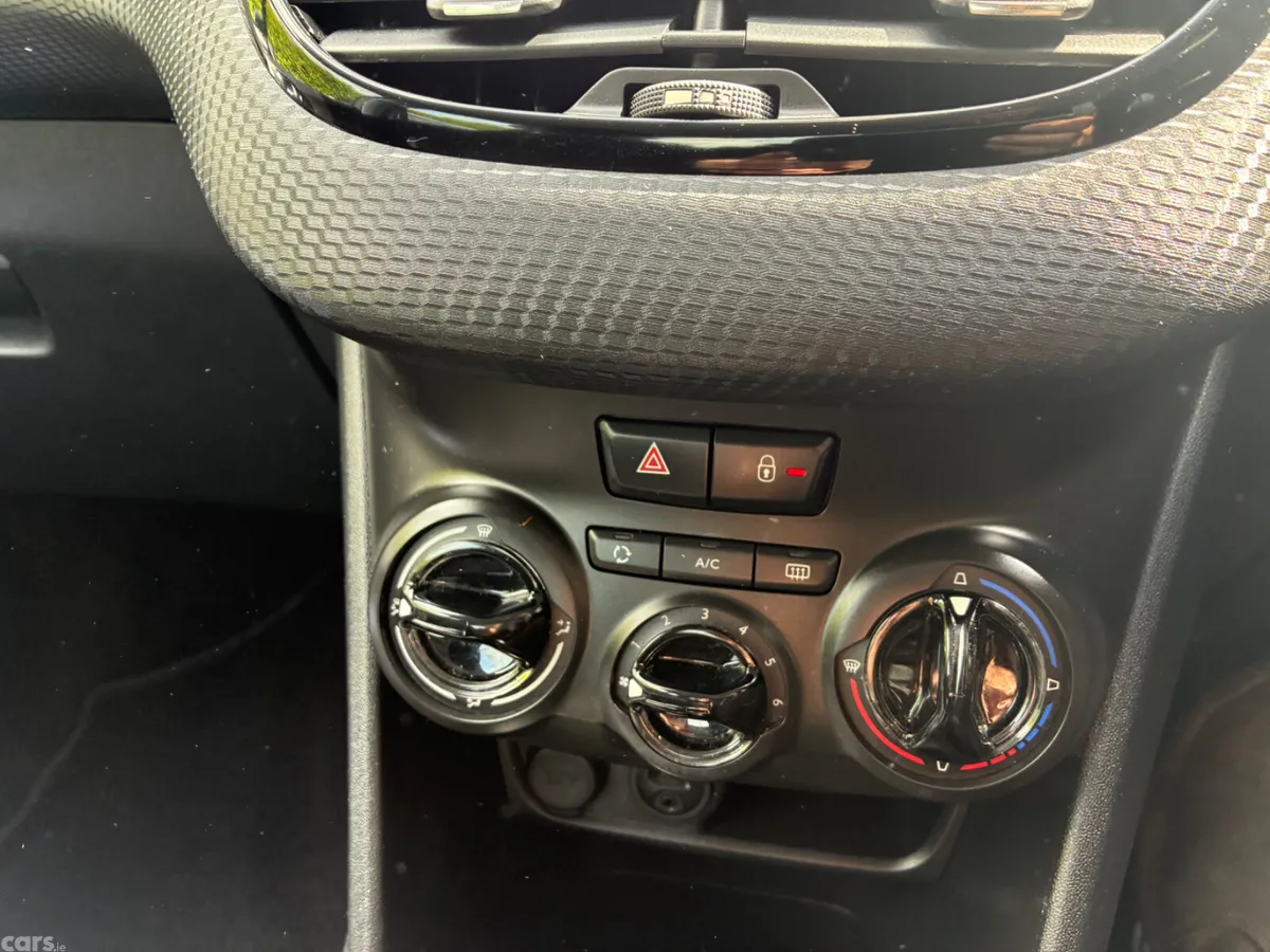 Peugeot 208 Hatchback, Diesel, 2016, Grey