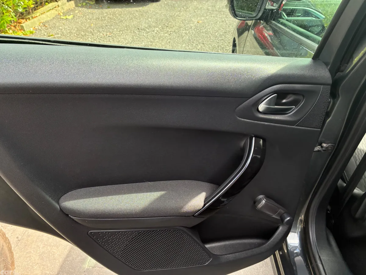 Peugeot 208 Hatchback, Diesel, 2016, Grey