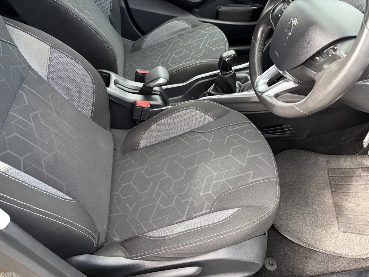 Peugeot 2008 SUV, Diesel, 2016, Grey