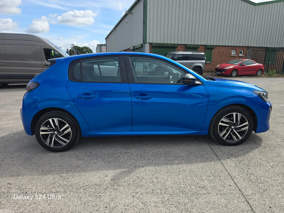 Peugeot 208 Hatchback, Petrol, 2025, Blue